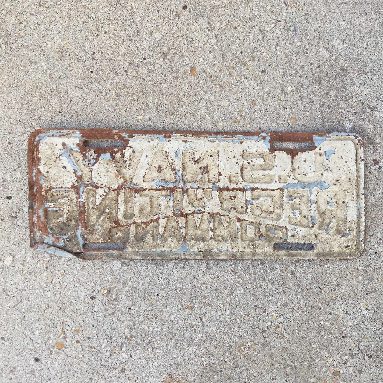 1950 Era US Navy Recruiting Command License Plate Topper Auto Tag Embossed Military