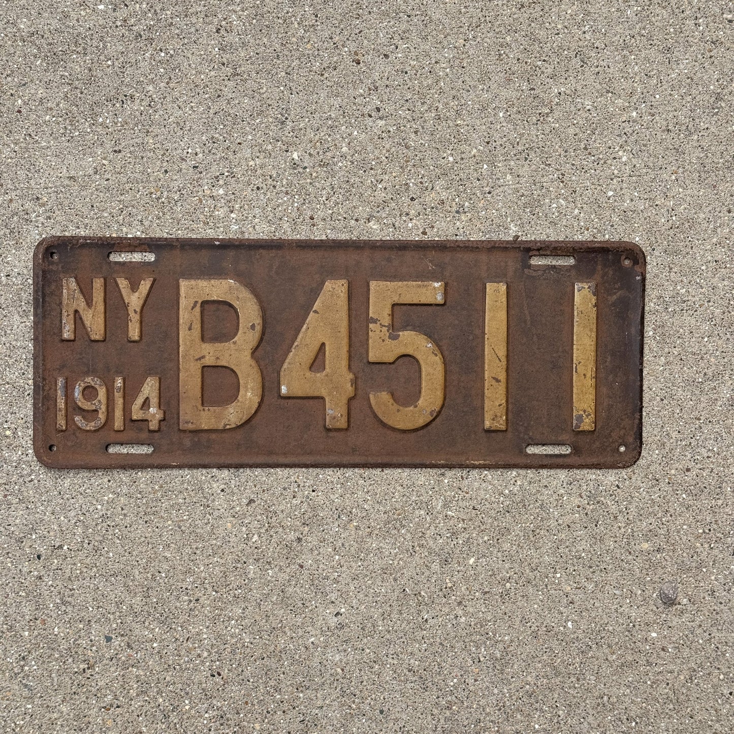 Photo of a 1914 New York License Plate Auto Tag Garage Decor Vintage B 4511