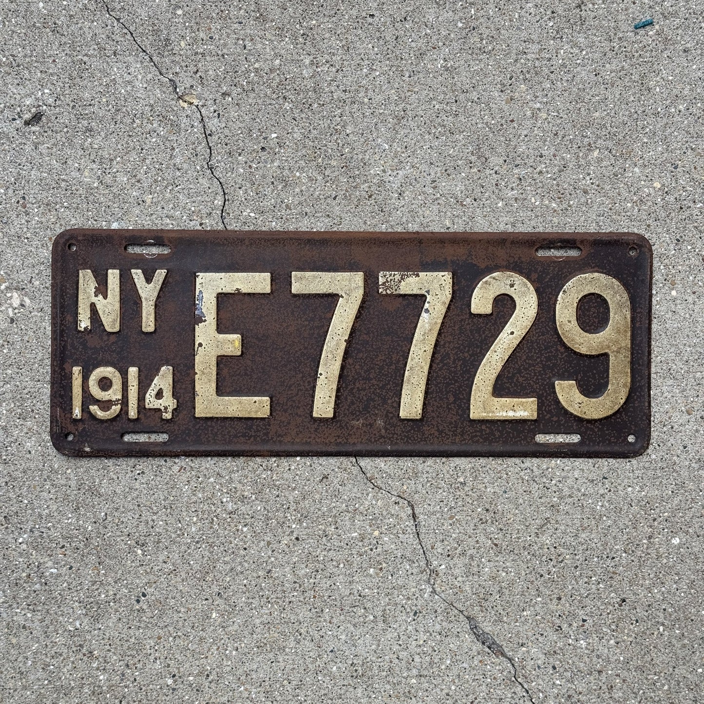 Photo of a 1914 New York License Plate Auto Tag Garage Decor Vintage E 7729