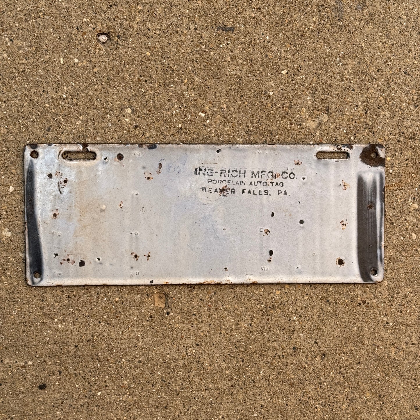 1914 Massachusetts Porcelain License Plate Auto Tag 52740