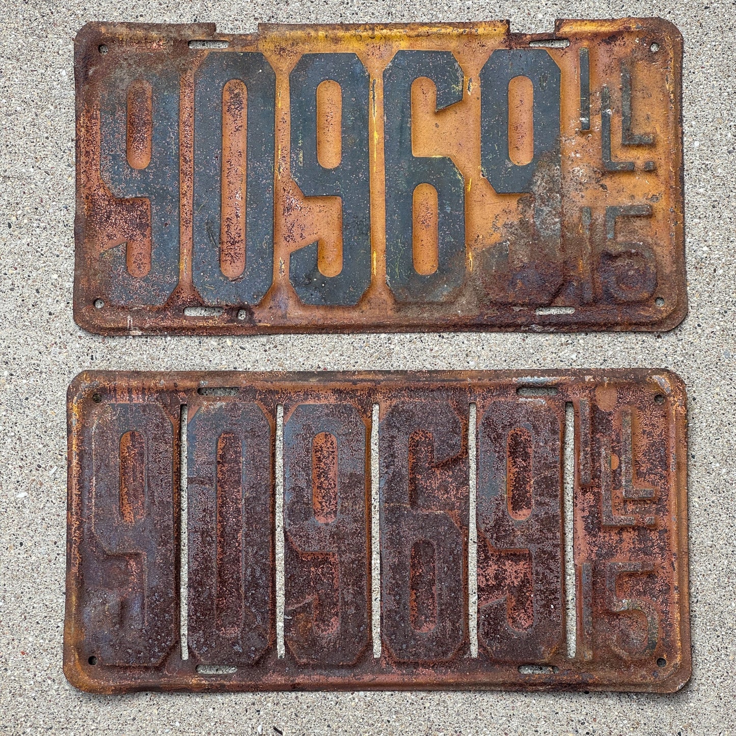 Photo of a 1915 Illinois License Plate Pair Auto Tag Garage Decor Vintage Large Plate 90969