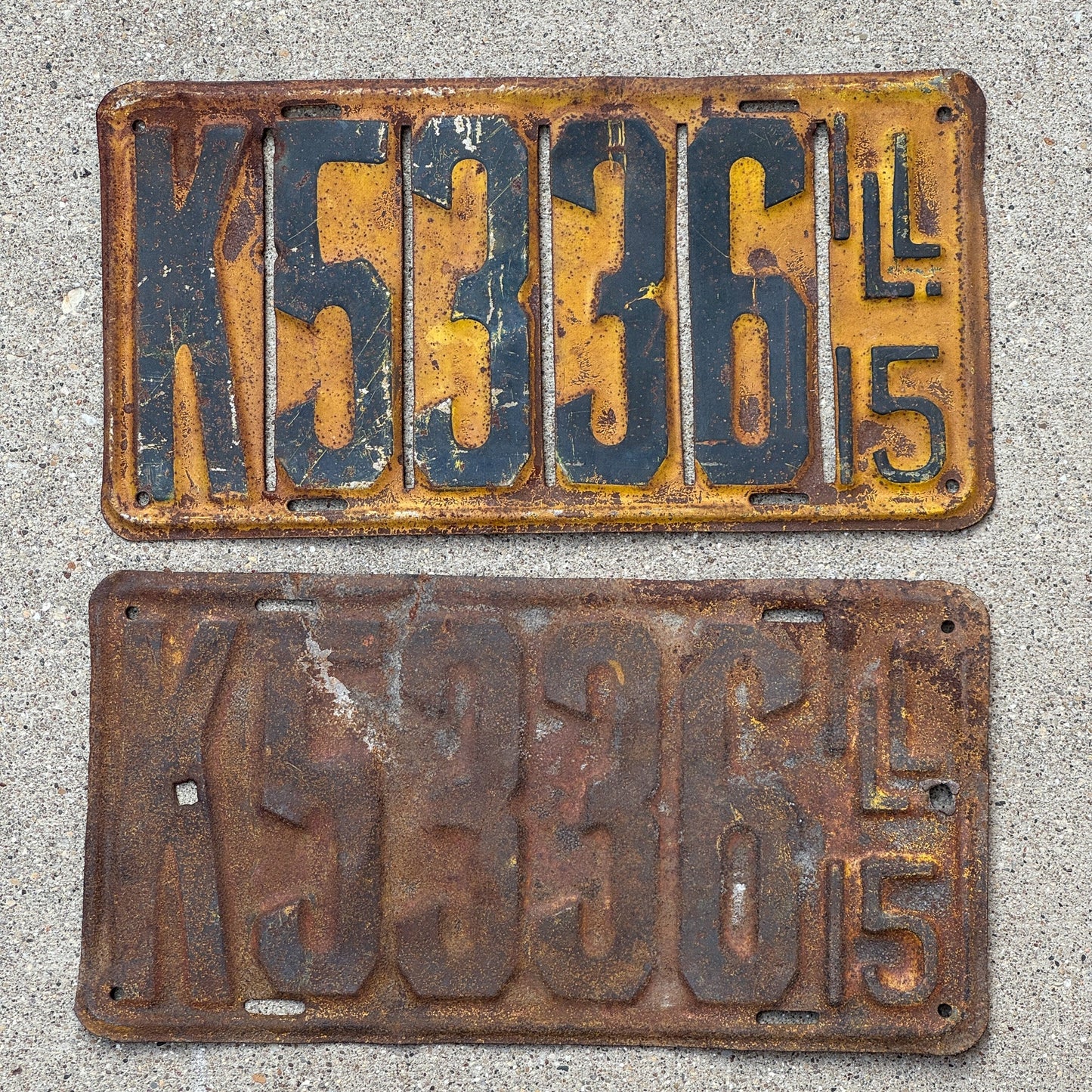 Photo of a 1915 Illinois License Plate Pair Auto Tag Garage Decor Vintage Large Plate K 5336