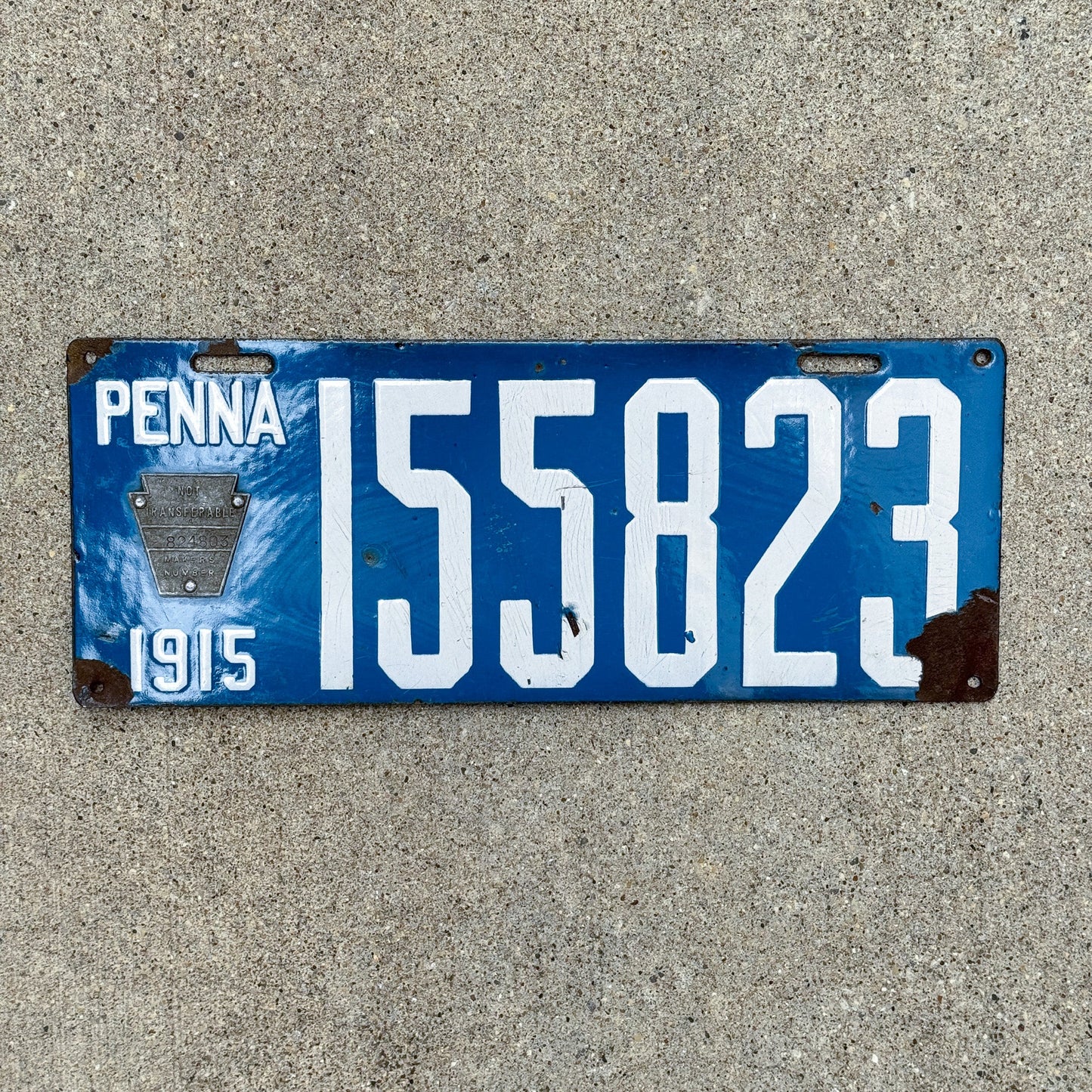 Photo of a 1915 Pennsylvania Porcelain License Plate Auto Tag Garage Decor Vintage 155823 with original patina