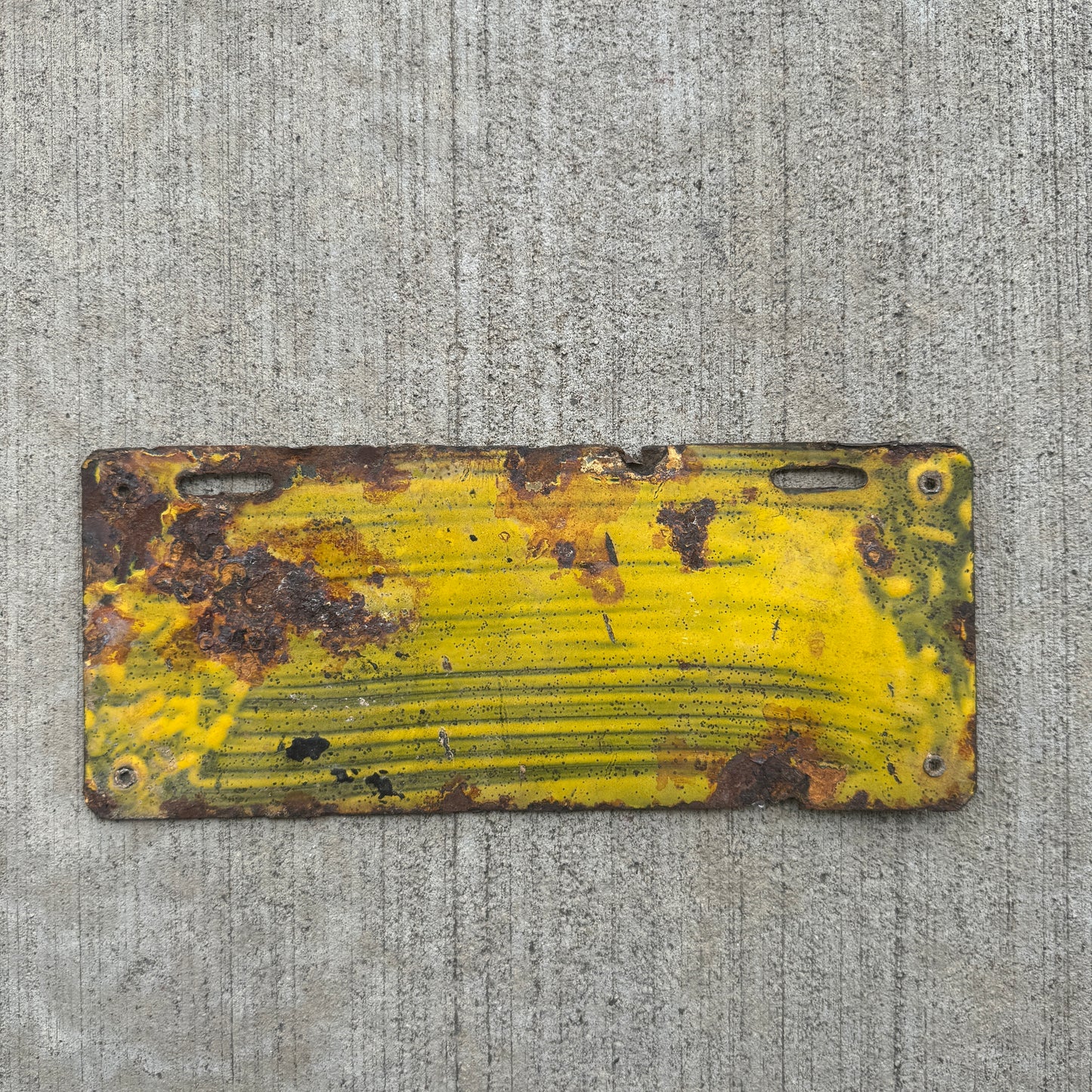 1915 Colorado Porcelain License Plate Auto Tag 24731