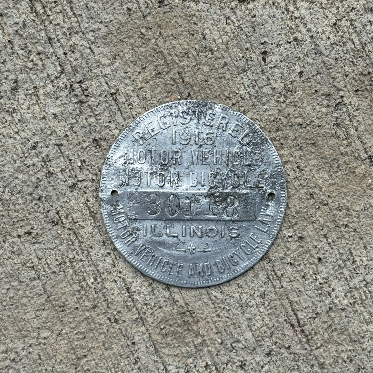 Photo of a 1916 Illinois Dashboard Disc Auto Tag Garage Decor Vintage Dash Disk 30118 with original patina