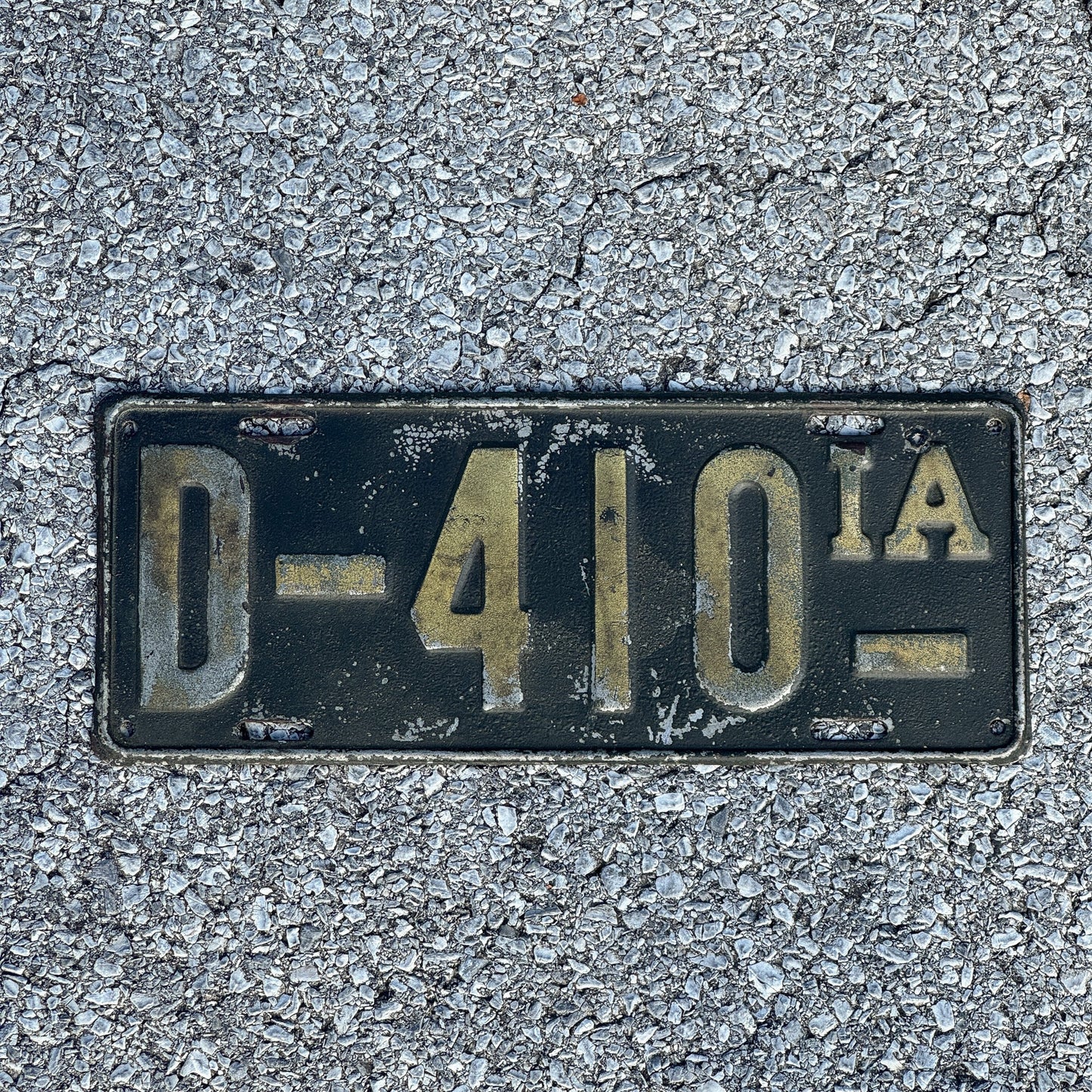 Photo of a 1916 Iowa Dealer License Plate Auto Tag Garage Decor Vintage D 410