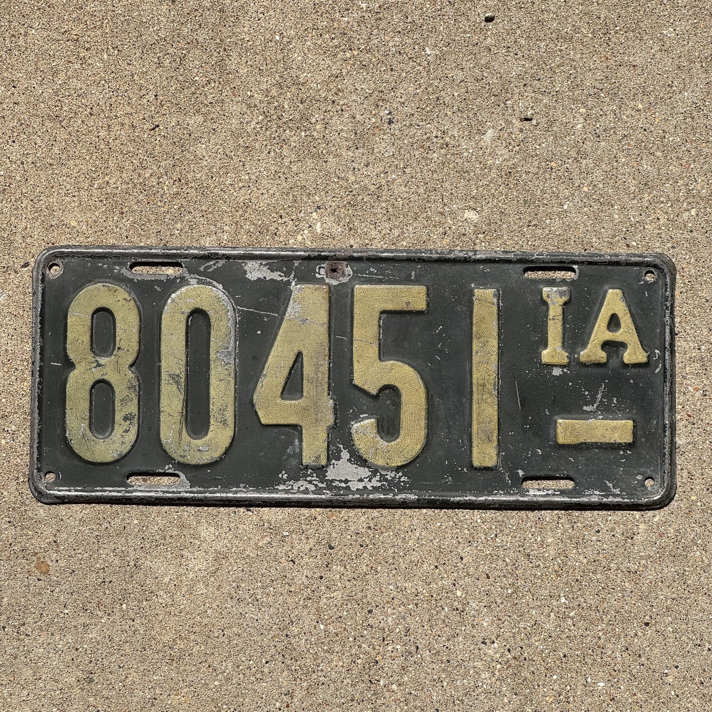 Photo of a 1916 Iowa License Plate Auto Tag Garage Decor Vintage 80451