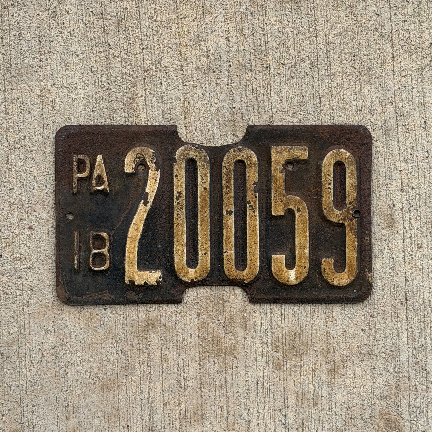 Photo of a 1918 Pennsylvania Motorcycle License Plate Auto Tag Garage Decor Vintage 20059 with original patina