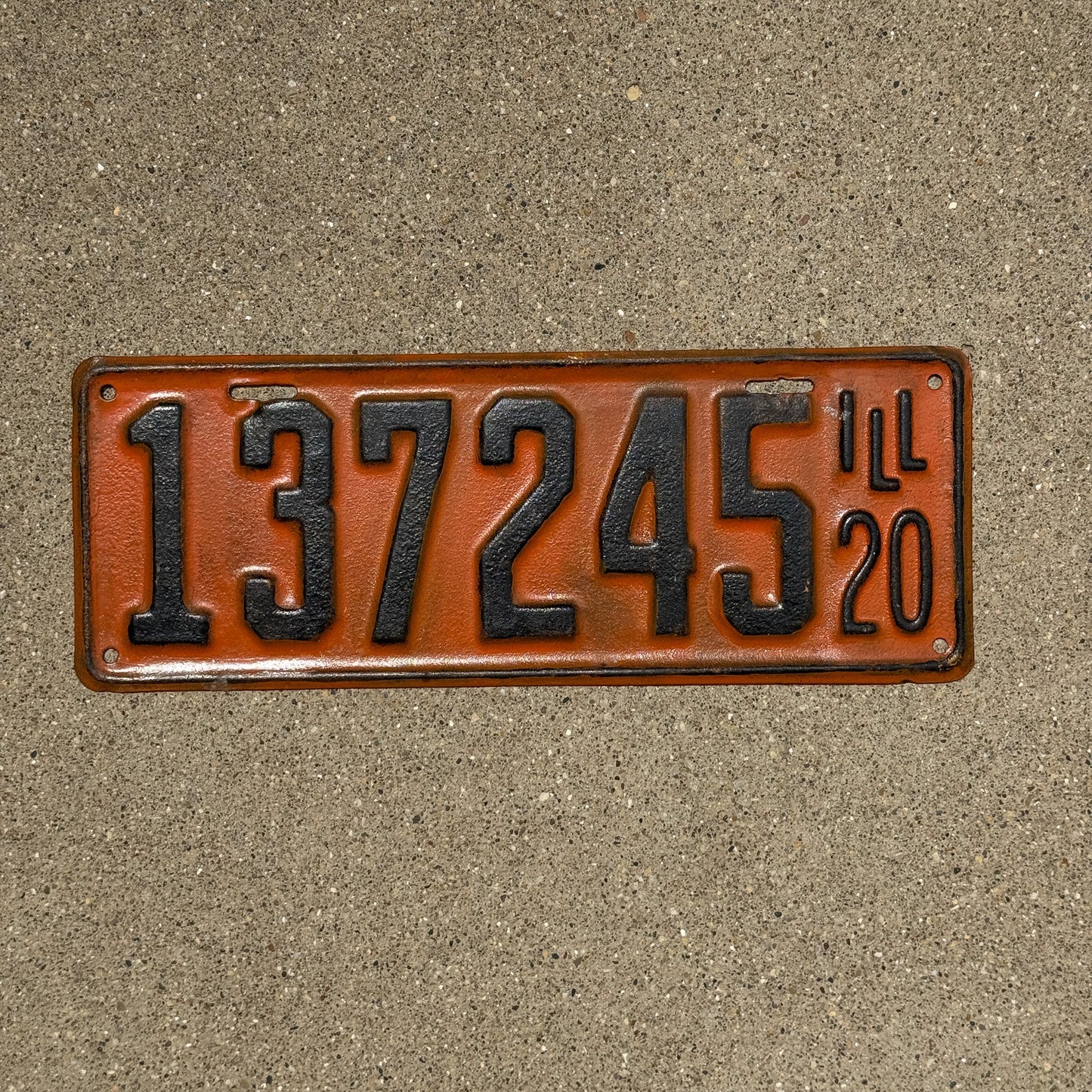 Photo of a 1920 Illinois License Plate Auto Tag Garage Decor Vintage 137245