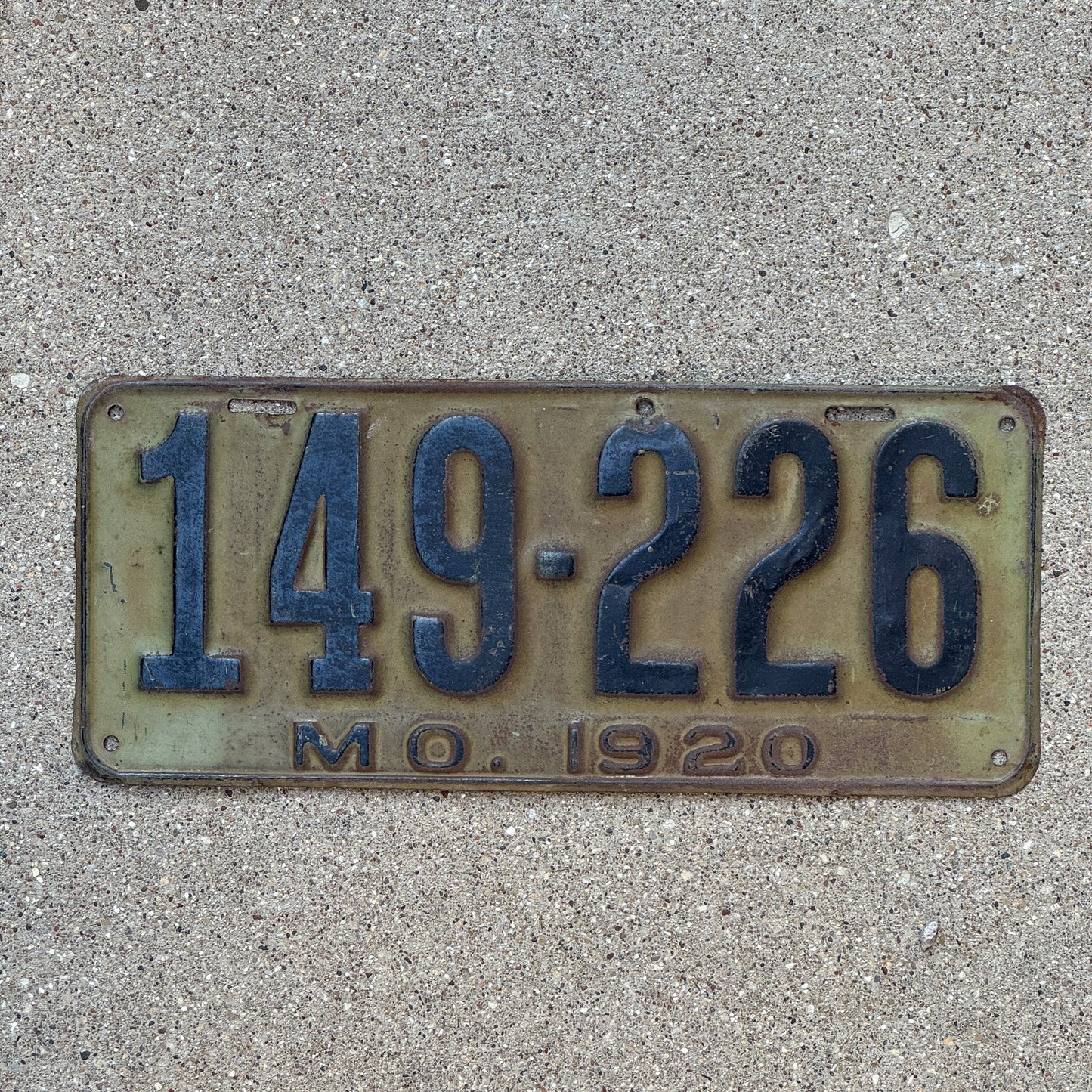 Photo of a 1920 Missouri License Plate Auto Tag Garage Decor Vintage 149 226