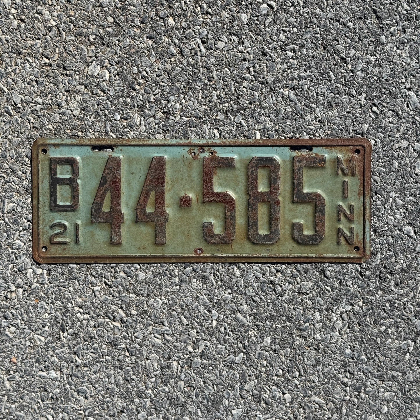 Photo of a 1921 Minnesota License Plate Auto Tag Garage Decor Vintage B 44 585