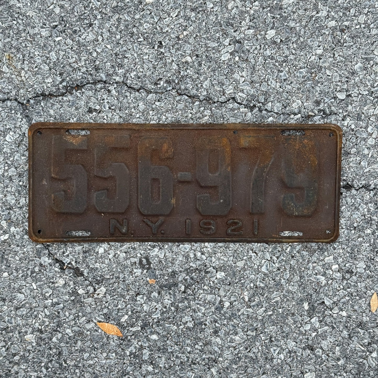 Photo of a 1921 New York License Plate Auto Tag Garage Decor Vintage 556 979