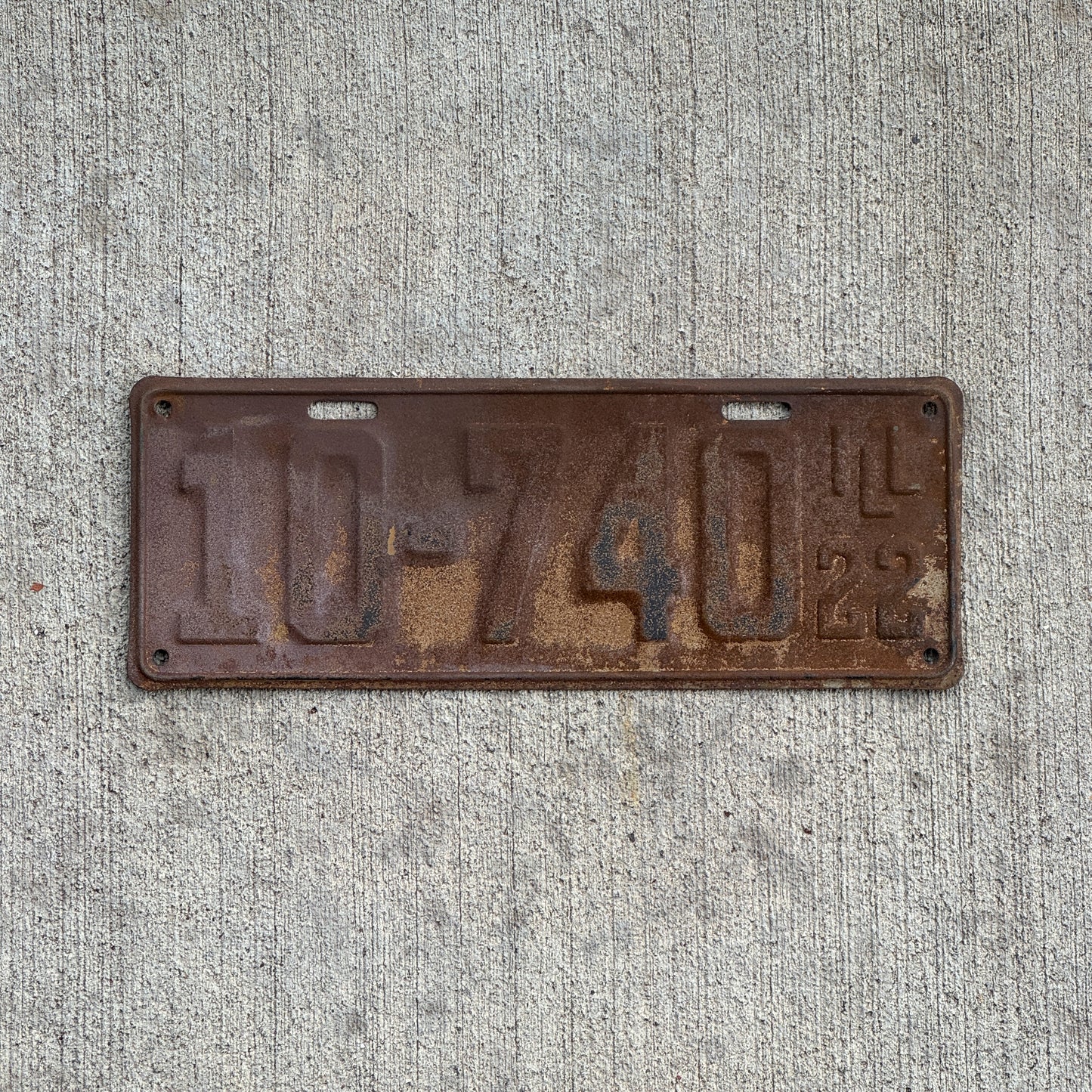 Photo of a 1922 Illinois License Plate Auto Tag Garage Decor Vintage 10 740 with original patina