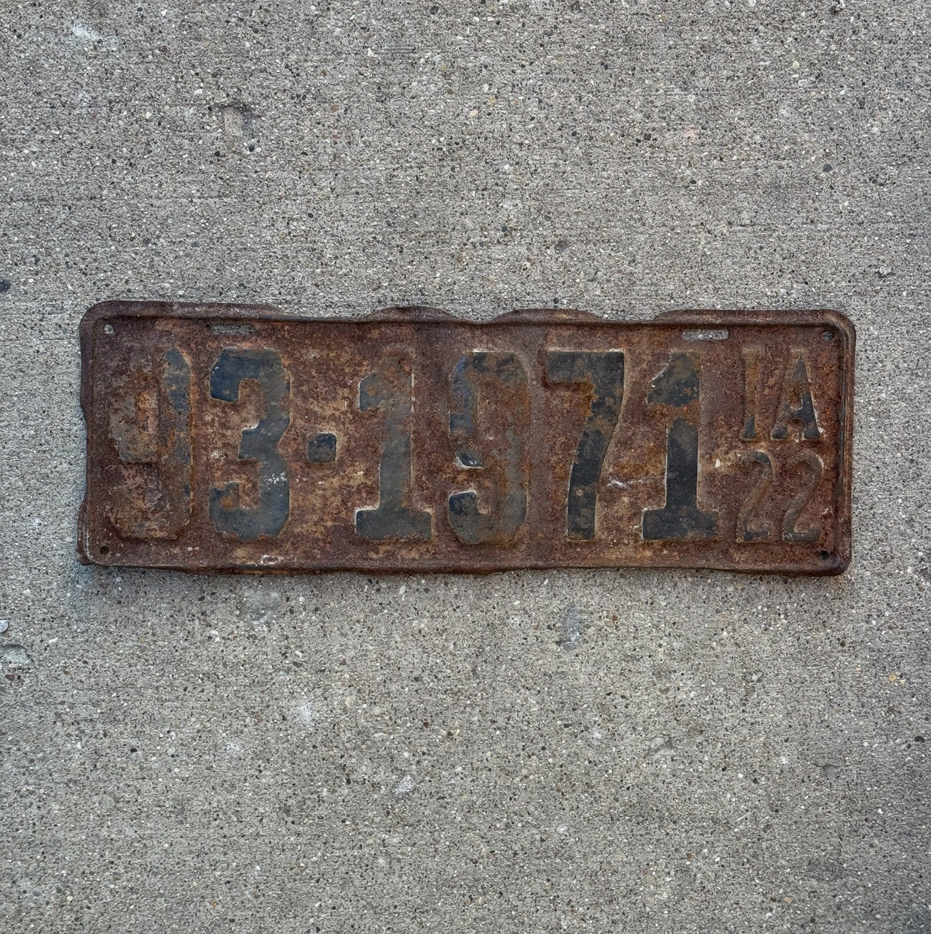Photo of a 1922 Iowa License Plate Auto Tag 1 Garage Birth Year Birth Year 93 1971