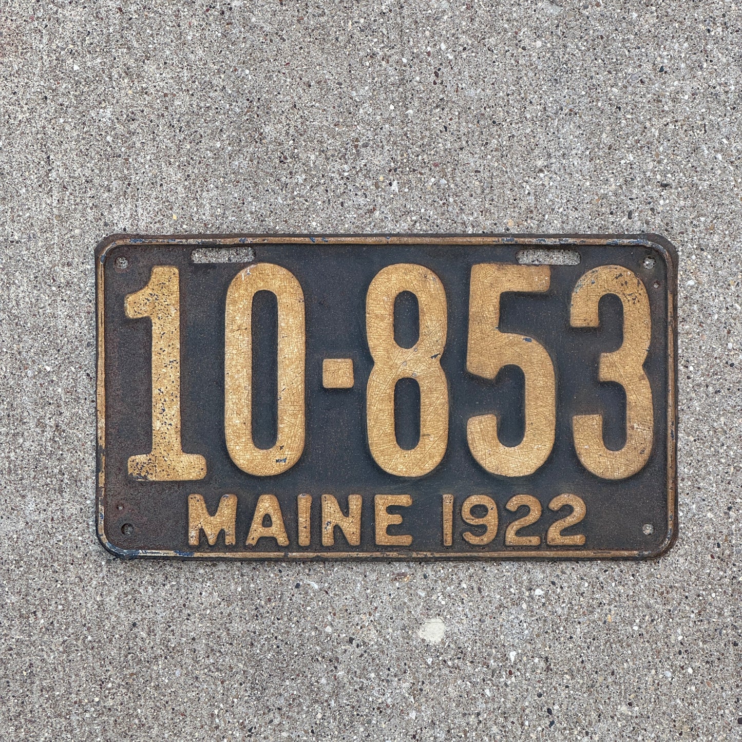 Photo of a 1922 Maine License Plate Auto Tag Garage Decor Vintage 10 853