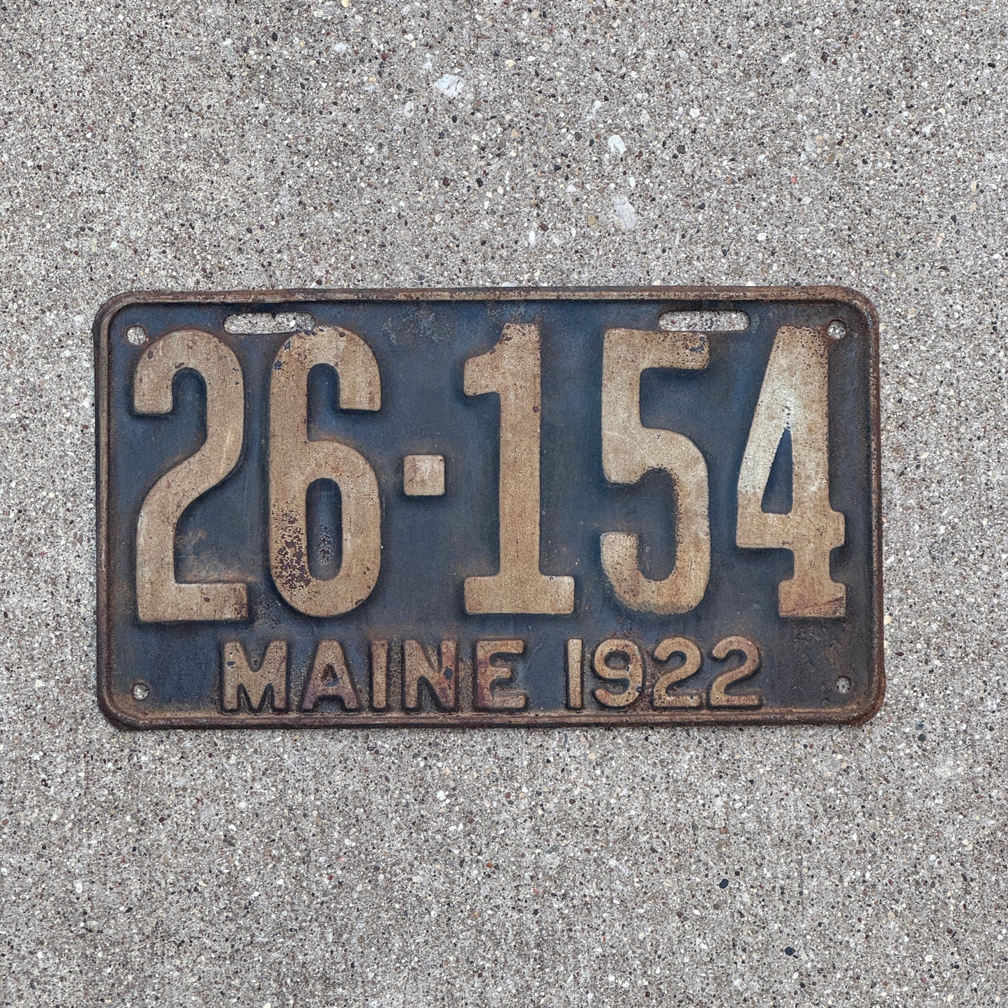 Photo of a 1922 Maine License Plate Auto Tag Garage Decor Vintage 26 154