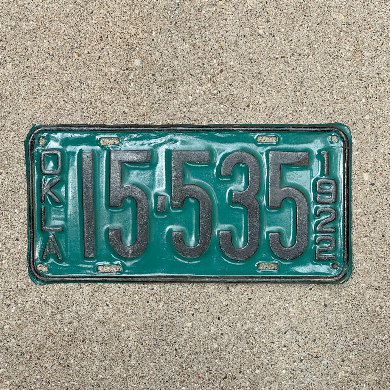 Photo of a 1922 Oklahoma License Plate Auto Tag Garage Decor Vintage 15535 with original patina