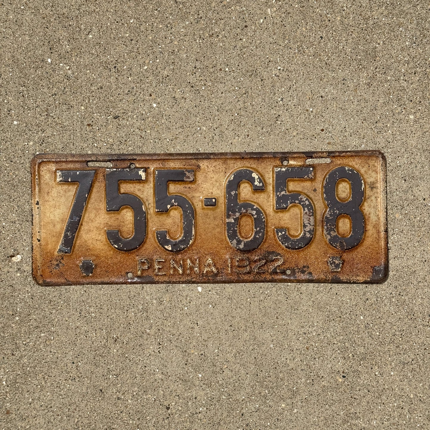 Photo of a 1922 Pennsylvania License Plate Auto Tag Garage Decor Vintage 755 658