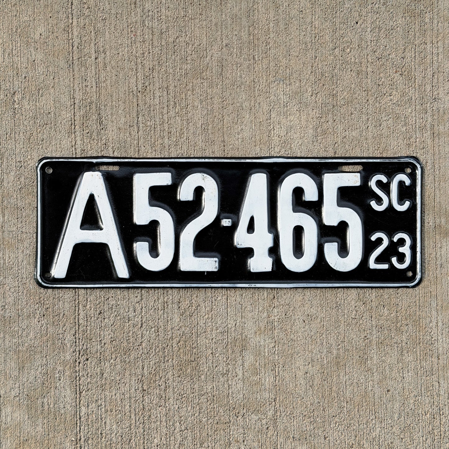 Photo of a 1923 South Carolina License Plate Auto Tag Garage Decor Vintage A52 465 with original patina