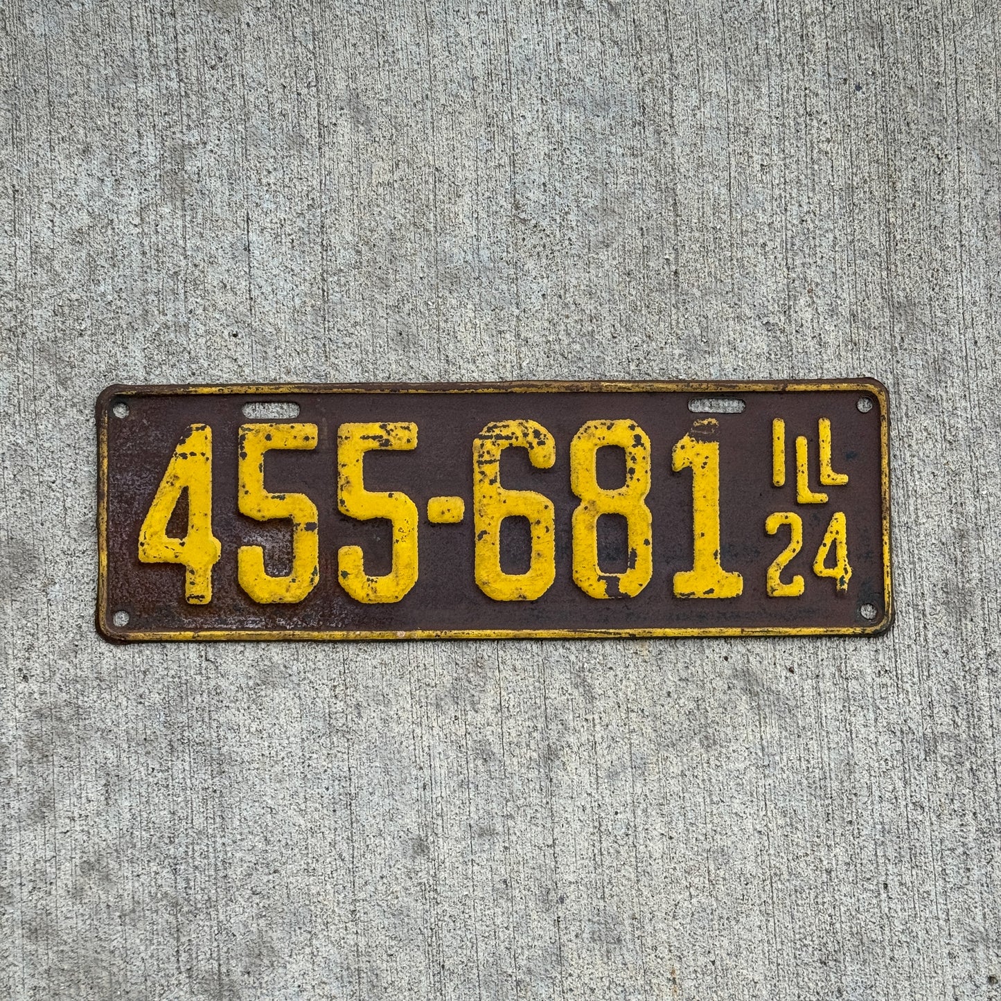 Photo of a 1924 Illinois License Plate Auto Tag Garage Decor Vintage 455 681 with original patina