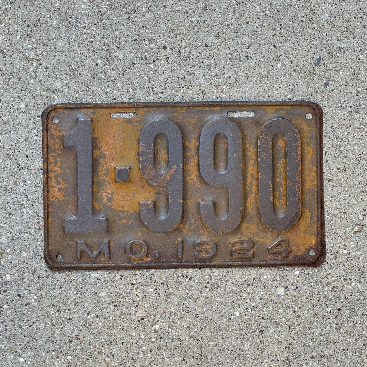 Photo of a 1924 Missouri License Plate Auto Tag Garage Decor Vintage Four Digit 1990