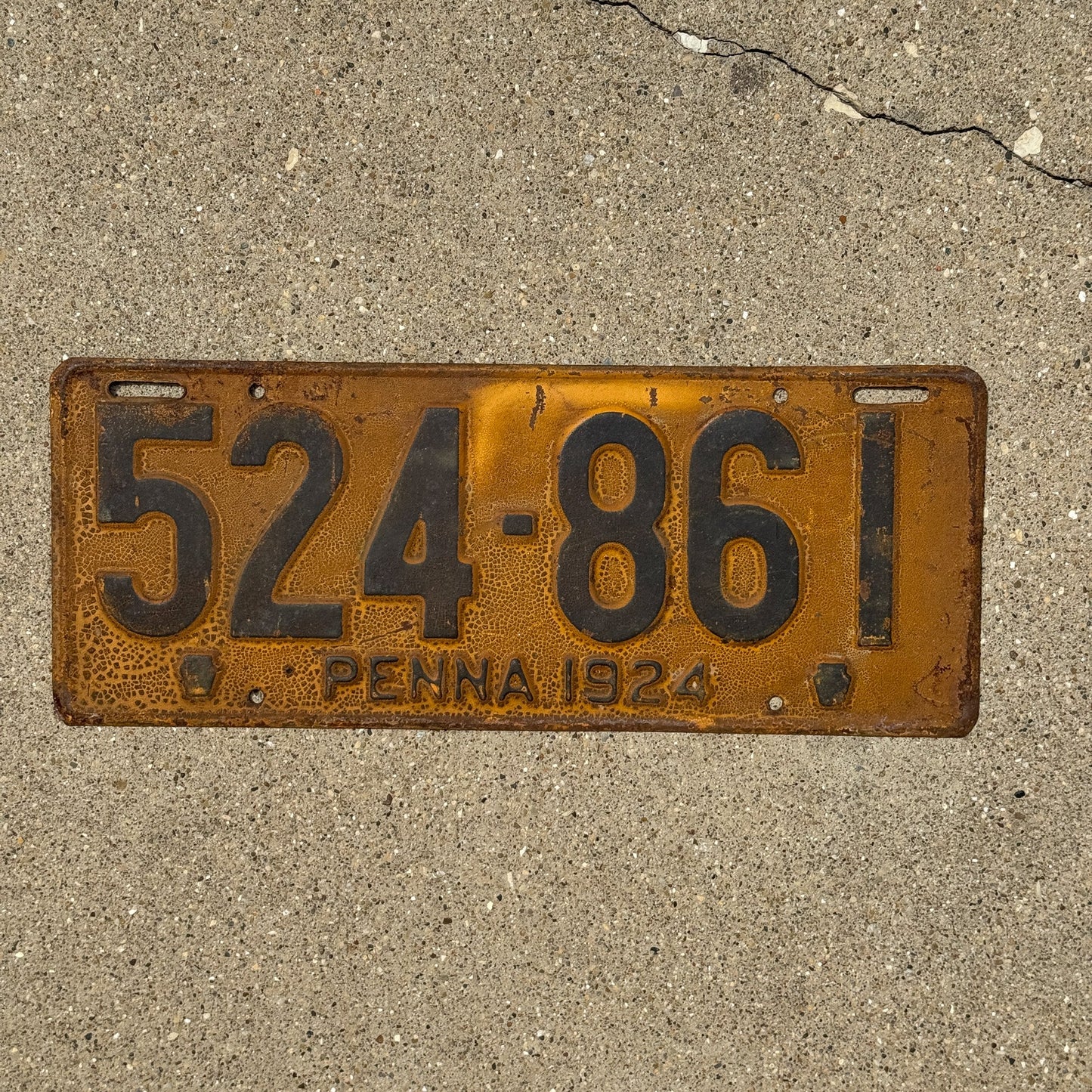 Photo of a 1924 Pennsylvania License Plate Auto Tag Garage Decor Vintage 524 861