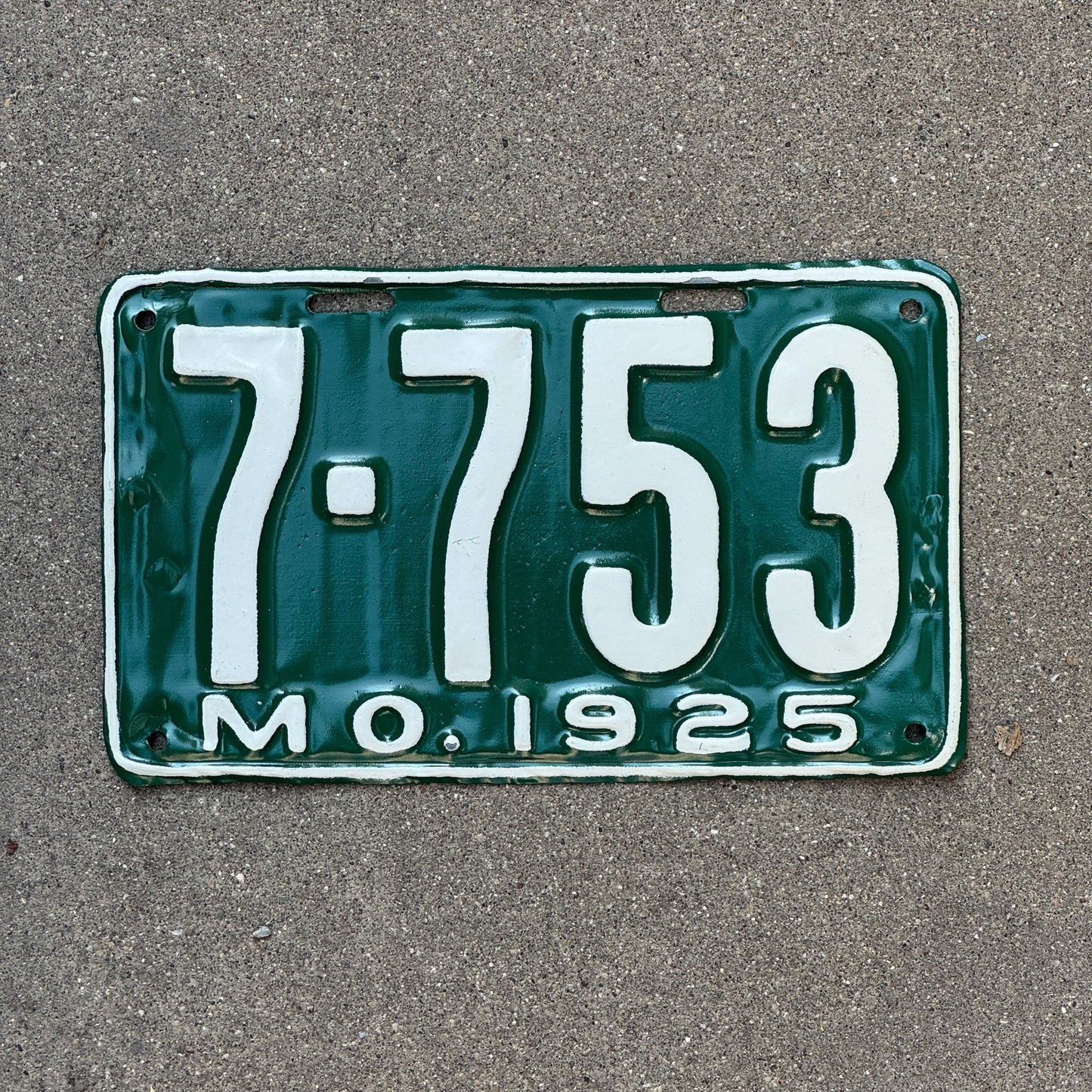 Photo of a 1925 Missouri License Plate Auto Tag Garage Decor Vintage Four Digit 7753