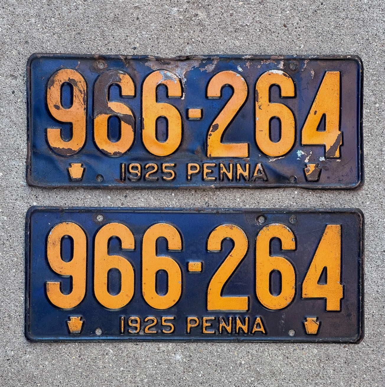 Photo of a 1925 Pennsylvania License Plate Pair Auto Tag Garage Decor 966 264