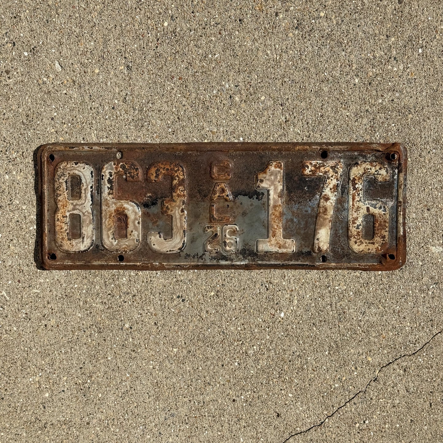 Photo of a 1926 California License Plate Auto Tag Garage Decor Vintage 863 176