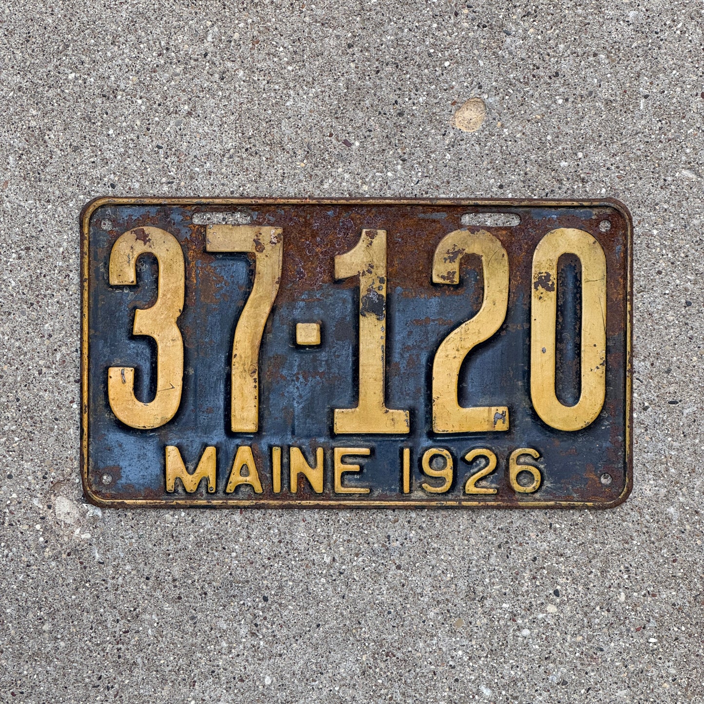 Photo of a 1926 Maine License Plate Auto Tag Garage Decor Vintage 37 120
