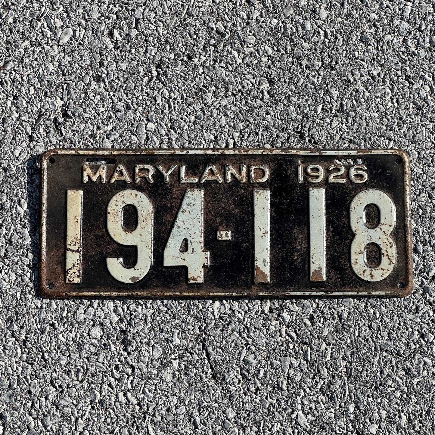 Photo of a 1926 Maryland License Plate Auto Tag Garage Decor Vintage 194 118