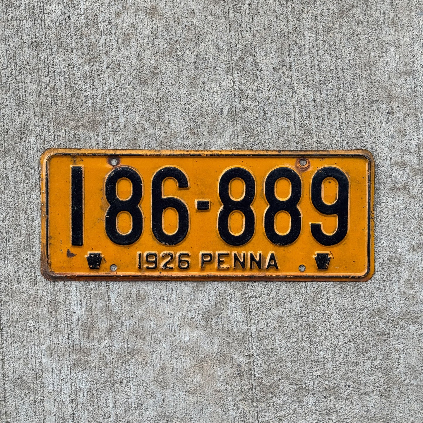 Photo of a 1926 Pennsylvania License Plate Auto Tag Garage Decor Vintage 186 889