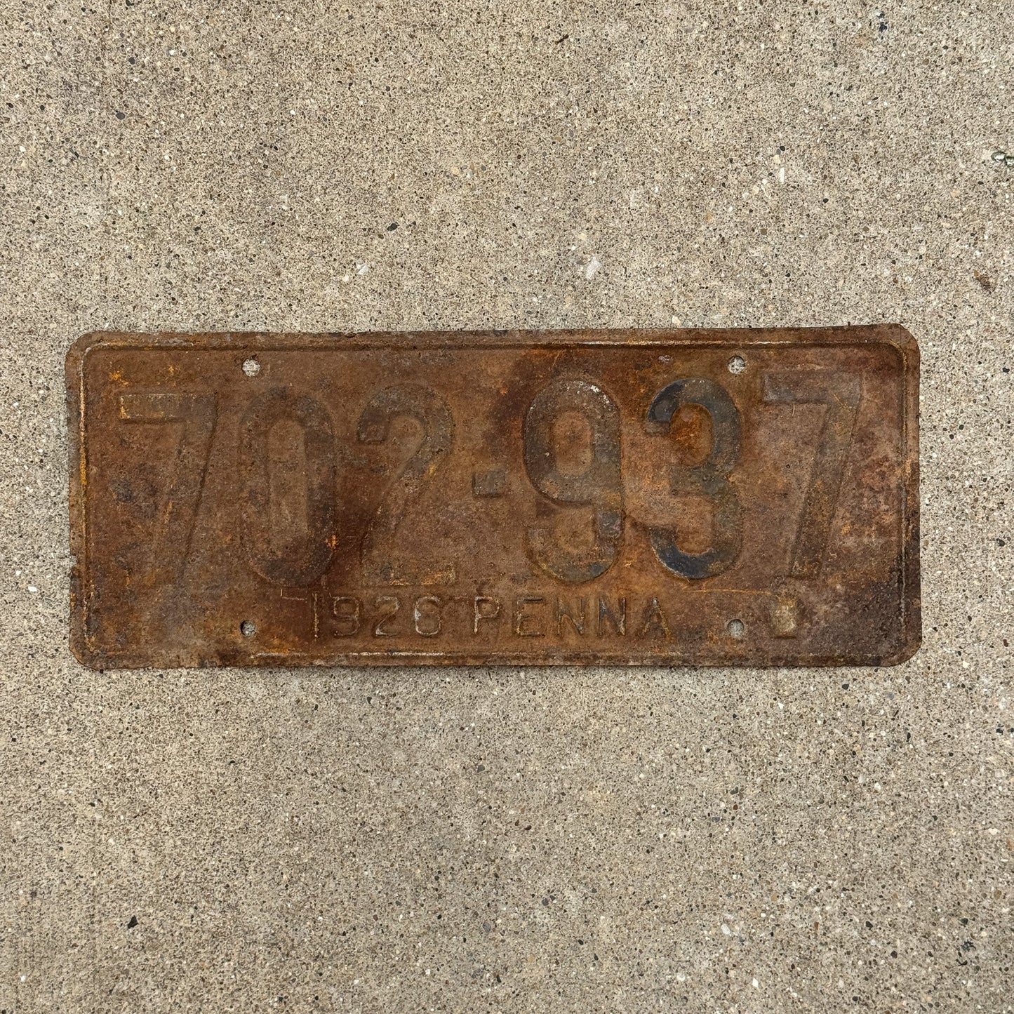 Photo of a 1926 Pennsylvania License Plate Auto Tag Garage Decor Vintage 702 937