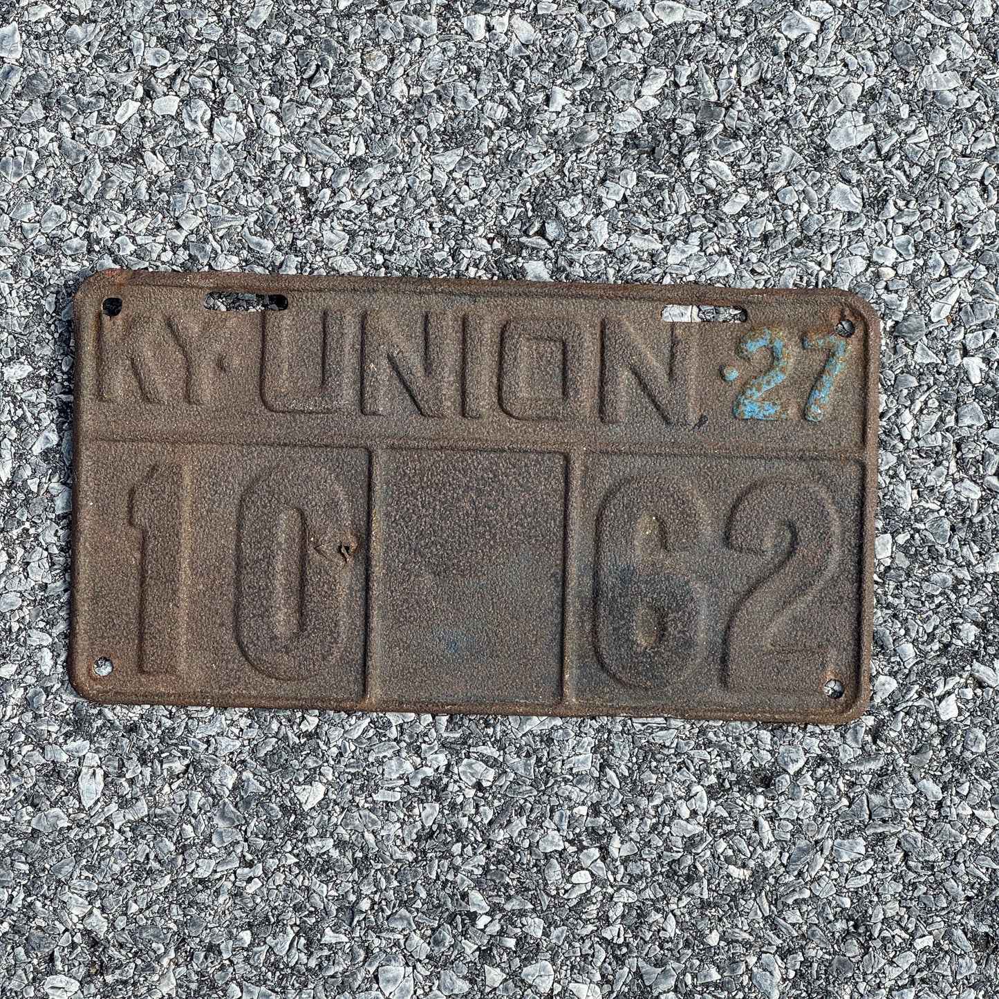 Photo of a 1927 Kentucky License Plate Auto Tag Garage Decor Vintage Union County 10 62