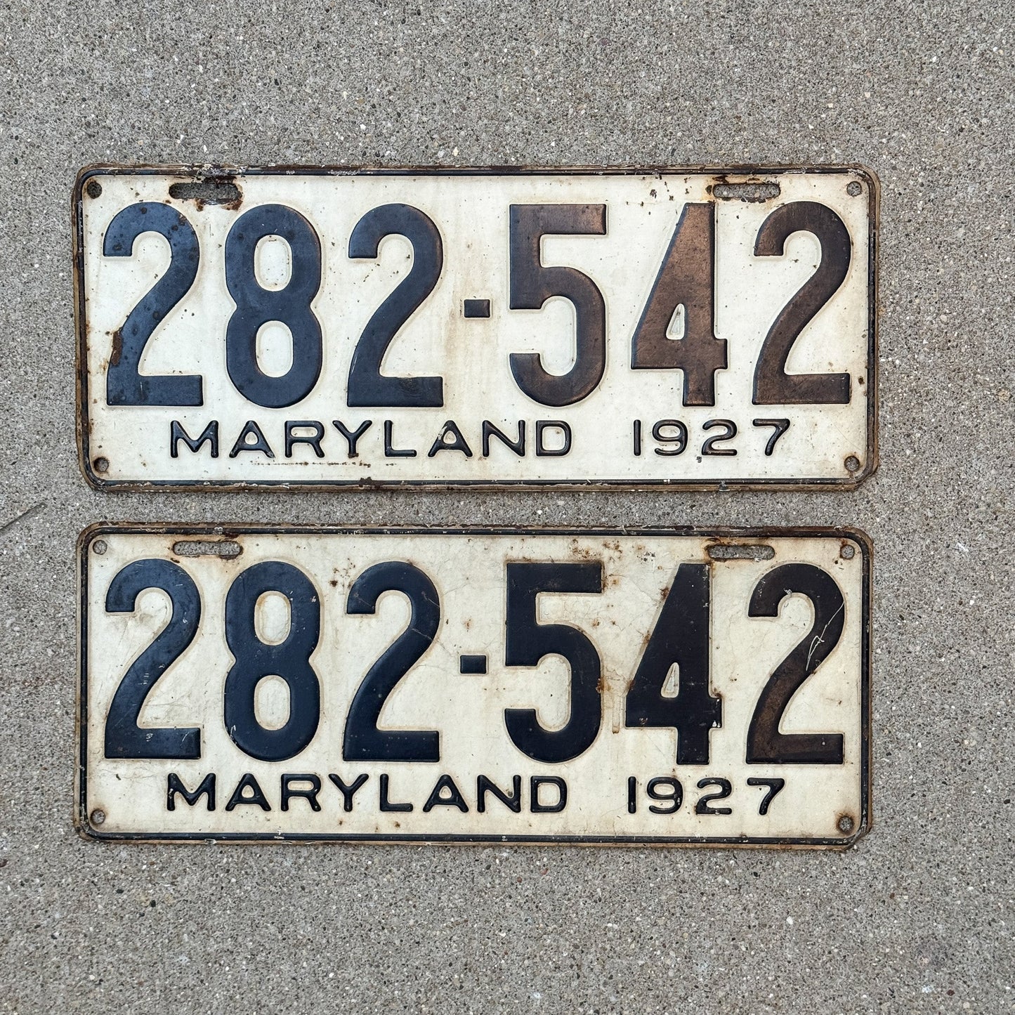 Photo of a 1927 Maryland License Plate Pair Auto Tag Garage Decor Vintage 282 542 with original patina