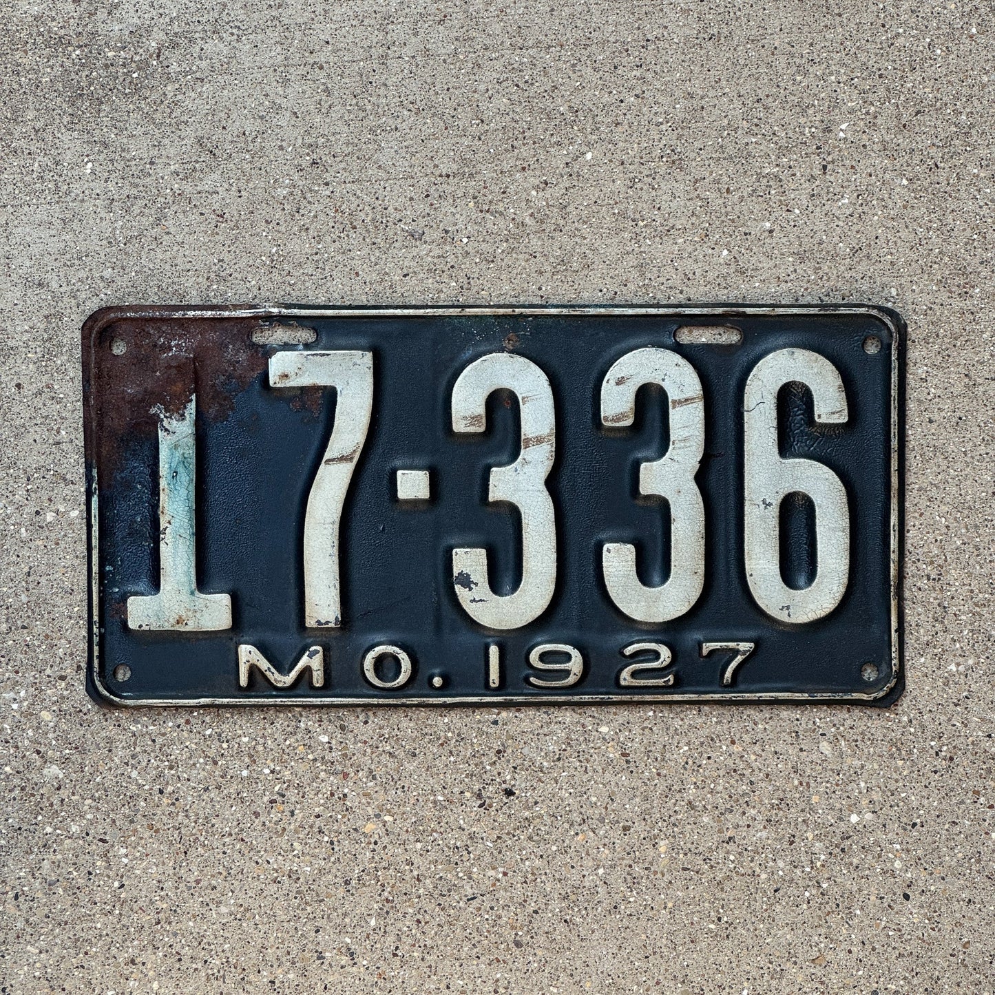 Photo of a 1927 Missouri License Plate Auto Tag Garage Decor Vintage 17 336