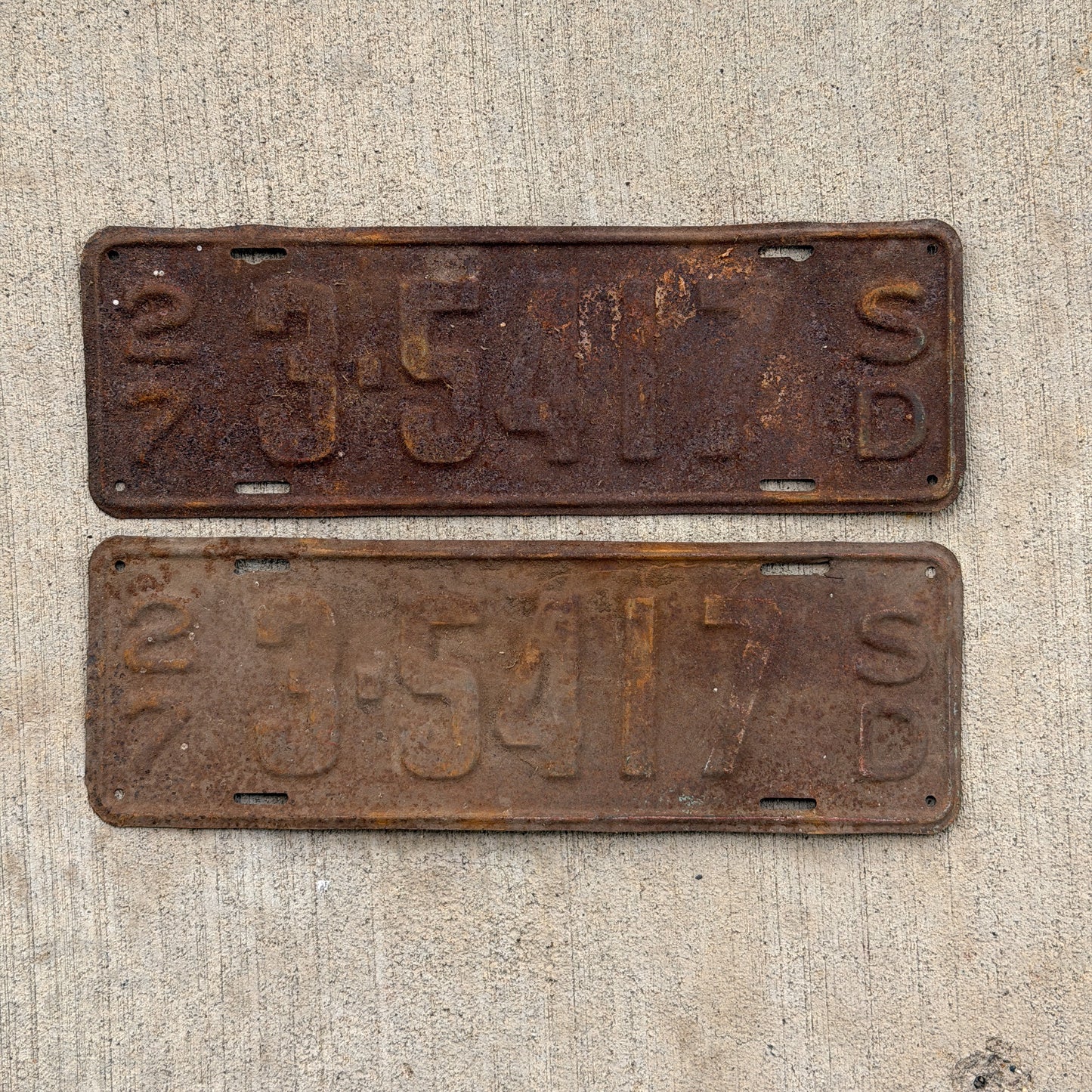 Photo of a 1927 South Dakota License Plate Pair Auto Tag Garage Decor Vintage 3 5417 with original patina
