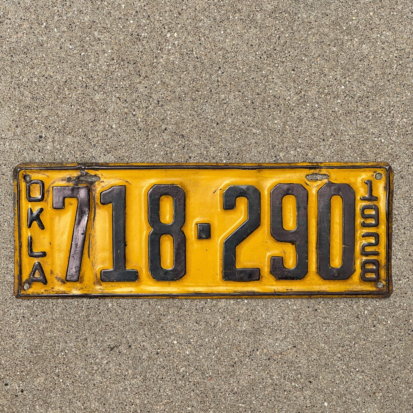 Photo of a 1928 Oklahoma License Plate Auto Tag Garage Decor Vintage 718 290