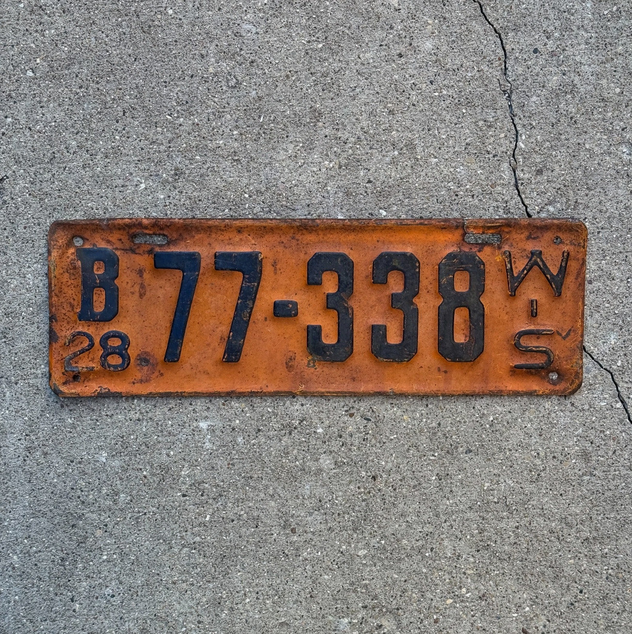 Photo of a 1928 Wisconsin License Plate Auto Tag Garage Decor Vintage B 77338