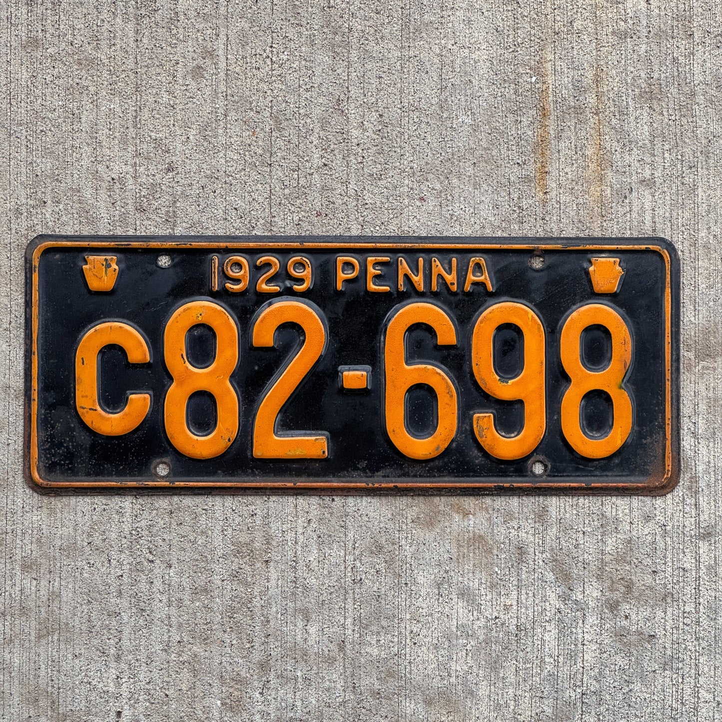 Photo of a 1929 Pennsylvania License Plate Auto Tag Garage Decor Vintage C 82 698