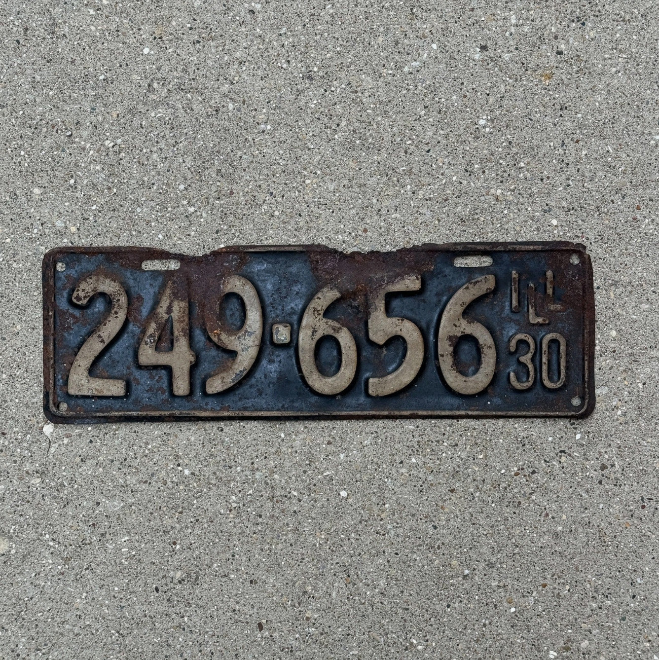 Photo of a 1930 Illinois License Plate Auto Tag Garage Decor Vintage Model A Year 249 656