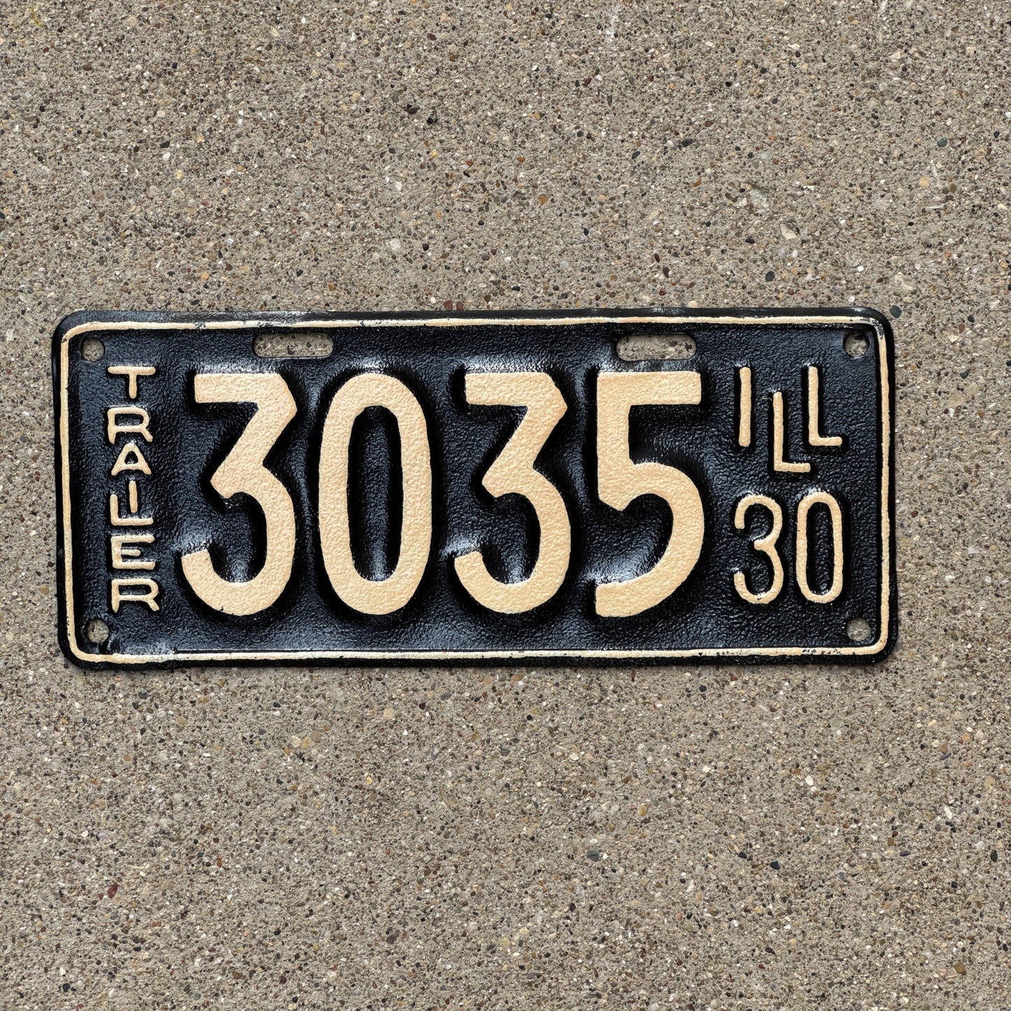 Photo of a 1930 Illinois Trailer License Plate Auto Tag Garage Decor Vintage 3035