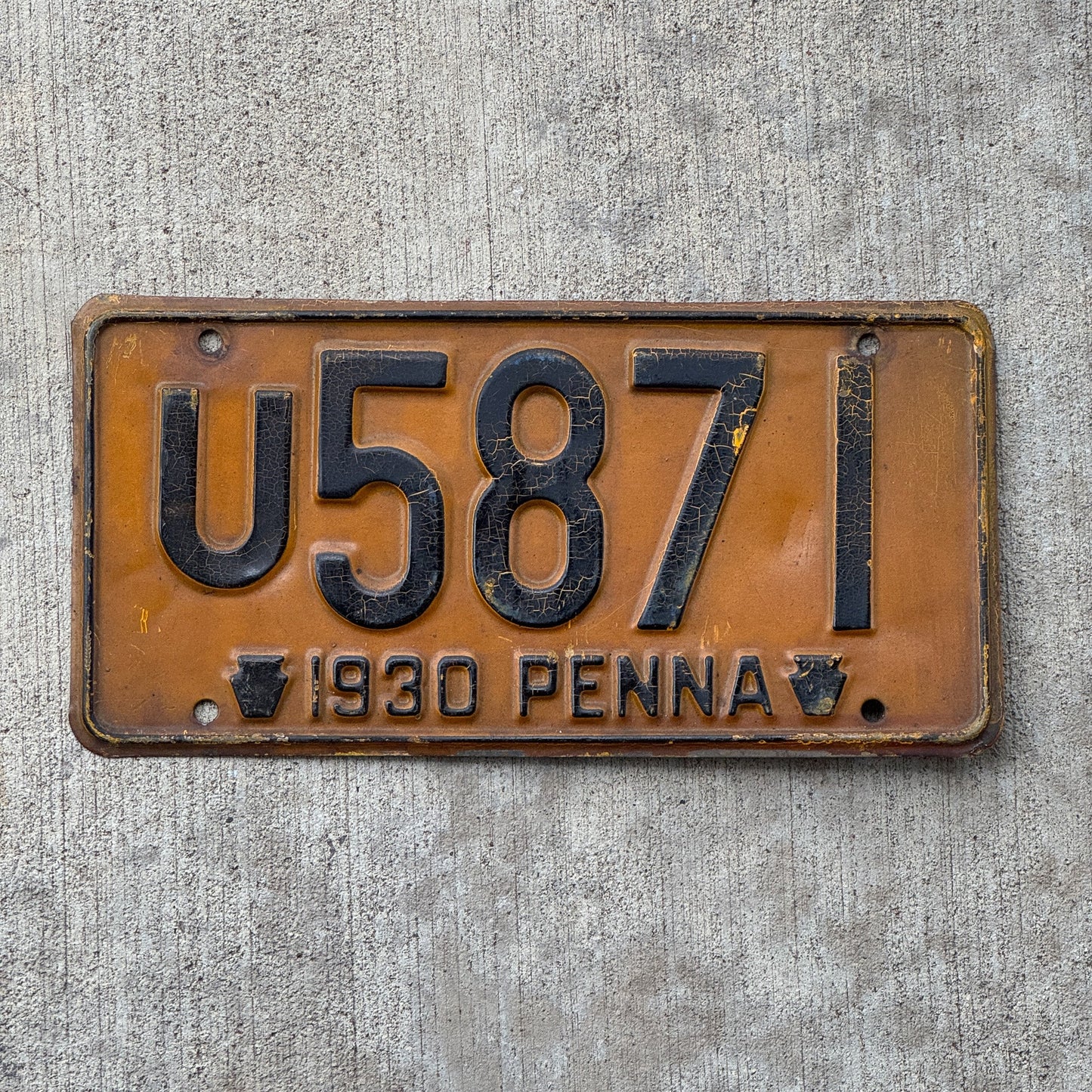 Photo of a 1930 Pennsylvania License Plate Auto Tag Garage Decor Vintage U 5871
