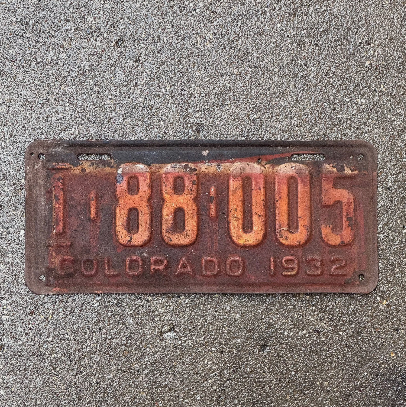 Photo of a 1932 Colorado License Plate Auto Tag Garage Decor Vintage Rusty Rustic 1 88 005