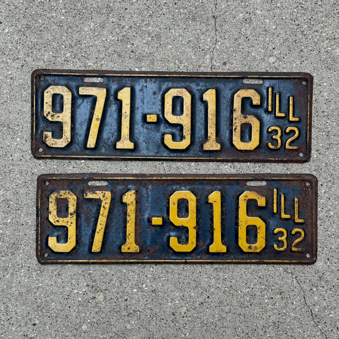 Photo of a 1932 Illinois License Plate Pair Auto Tag Garage Decor Vintage YOM Ford Chevy Dodge 971 916