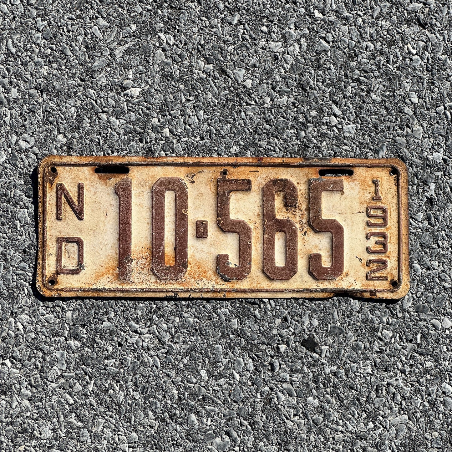 Photo of a 1932 North Dakota Truck License Plate Auto Tag Garage Decor Vintage 10 565