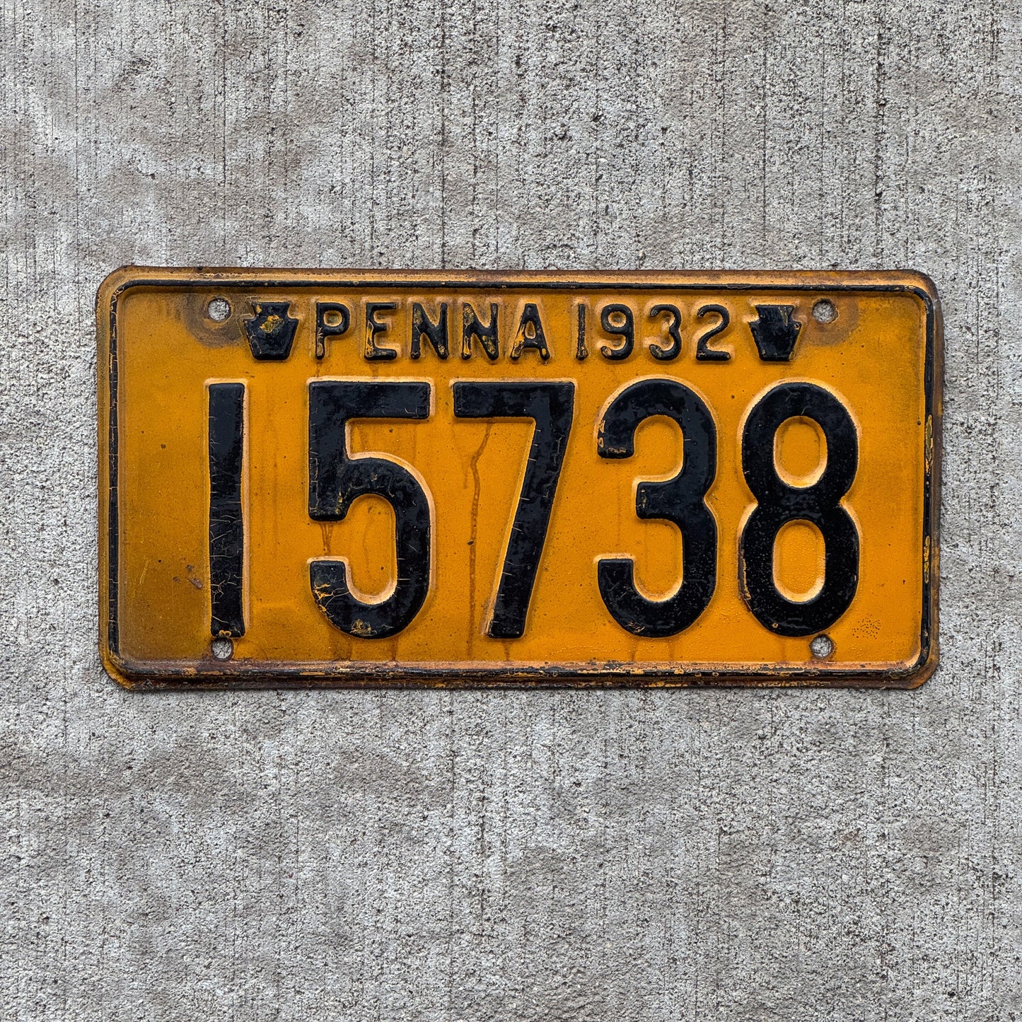 Photo of a 1932 Pennsylvania License Plate Auto Tag Garage Decor Vintage 15738