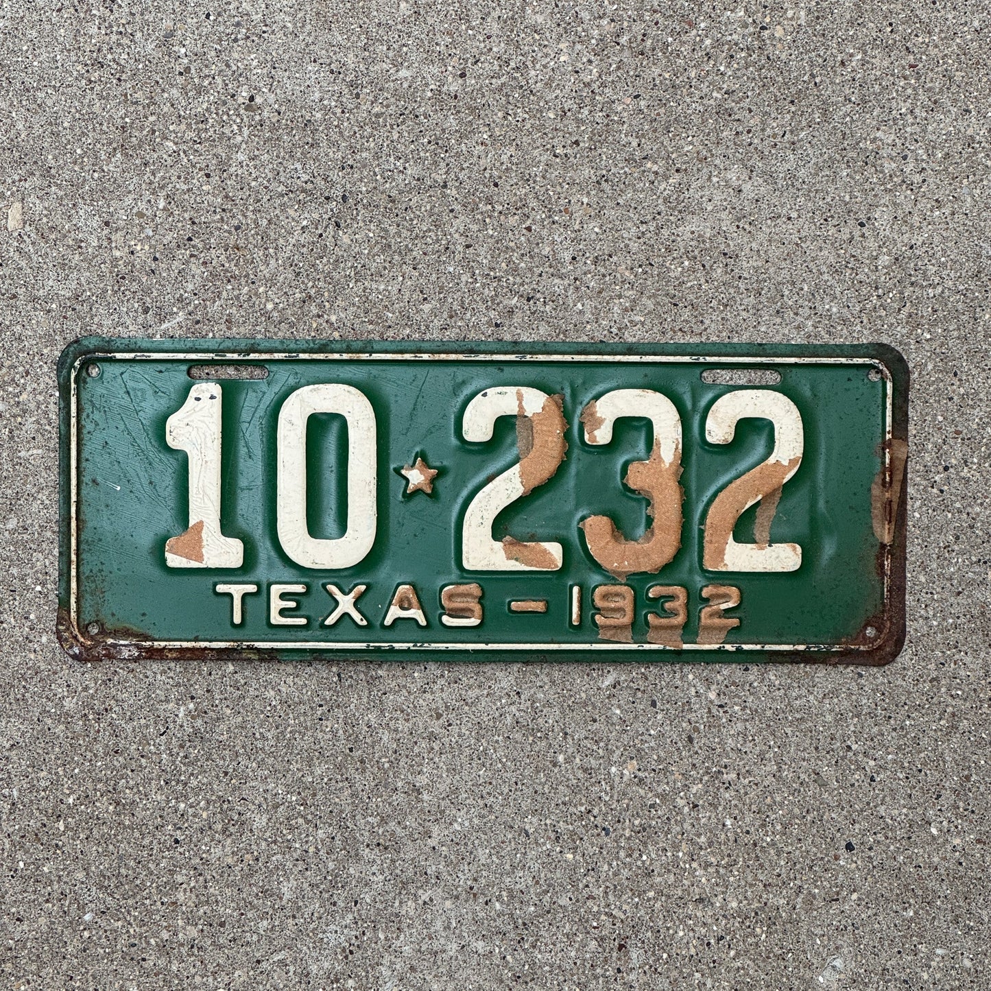 Photo of a 1932 Texas License Plate Auto Tag Garage Decor Vintage 10 232 with original patina