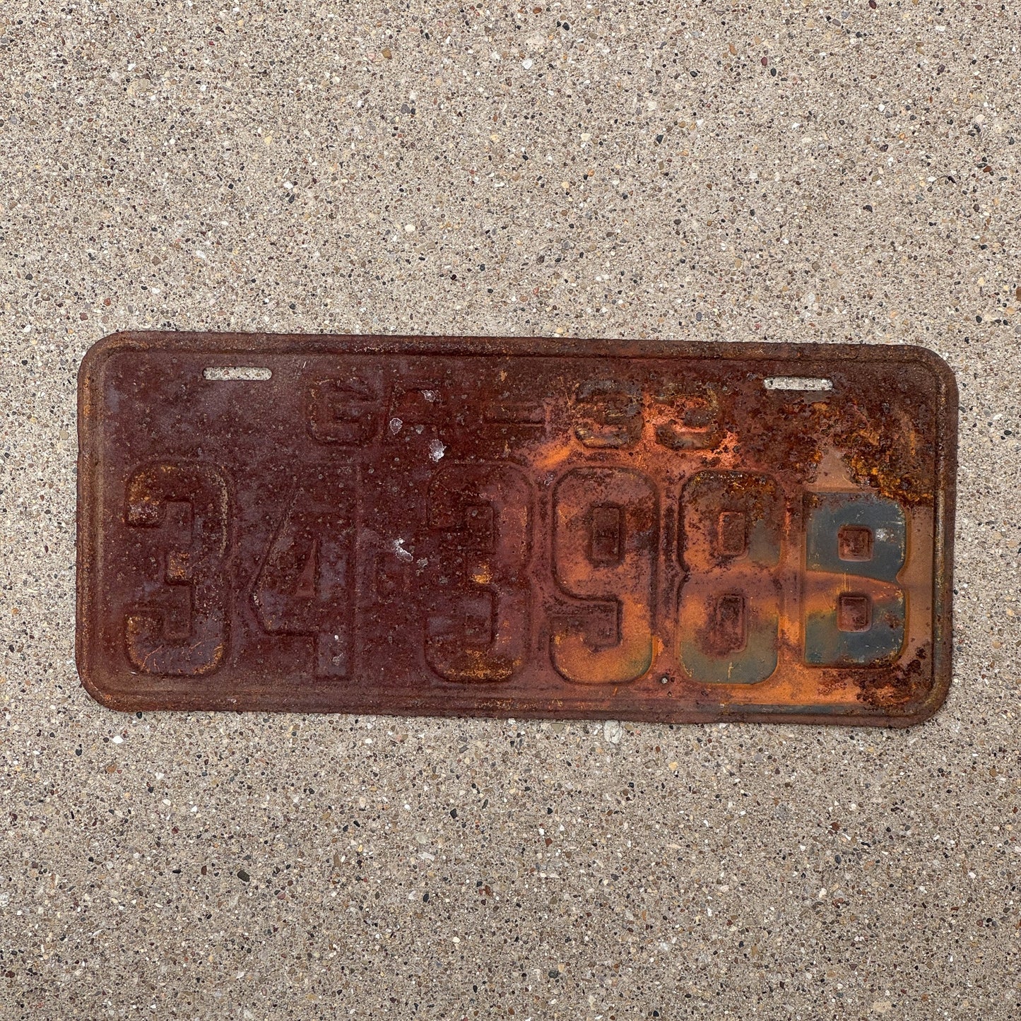 Photo of a 1933 Georgia License Plate Auto Tag Garage Decor Vintage 34 398B