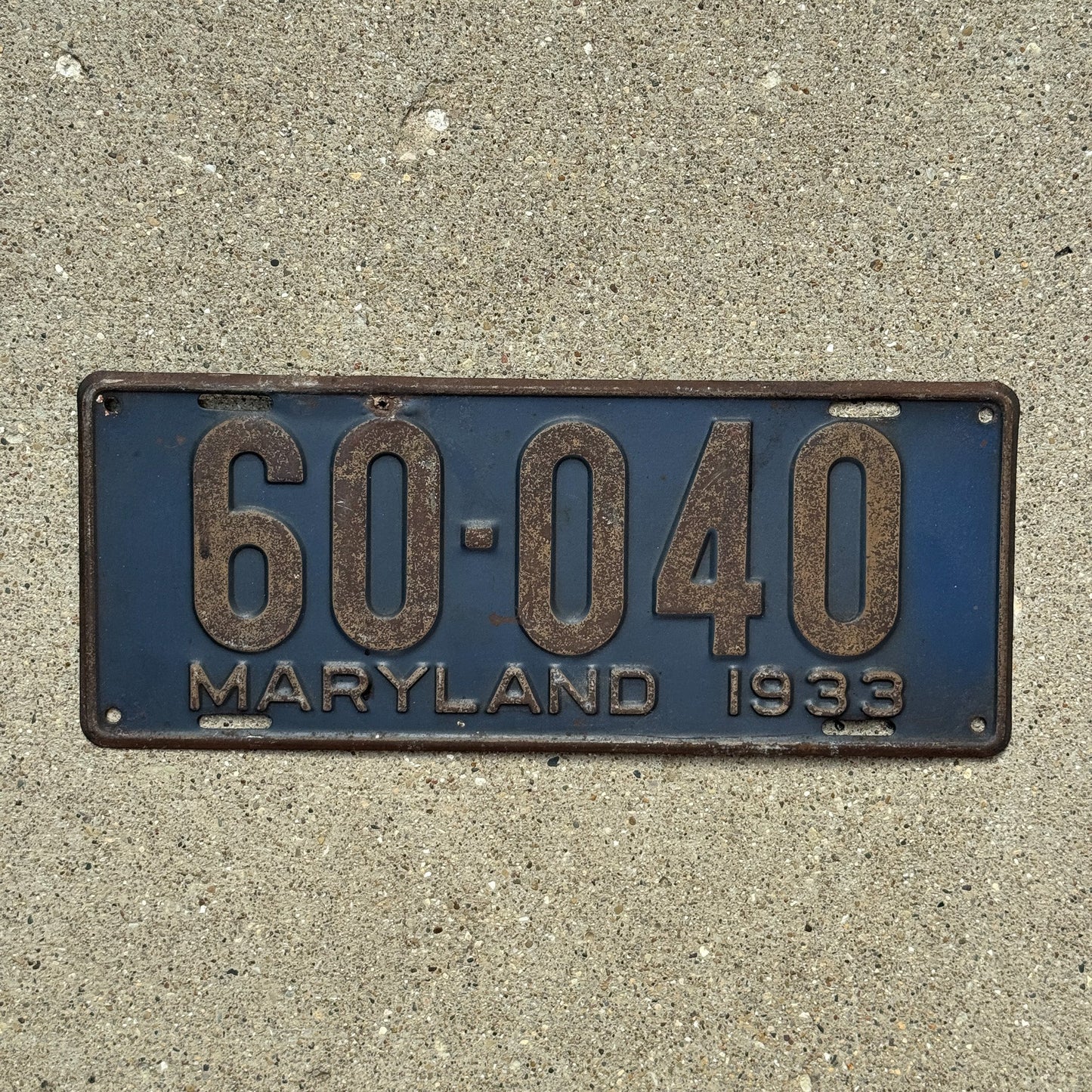 Photo of a 1933 Maryland License Plate Auto Tag Garage Decor Vintage 60 040